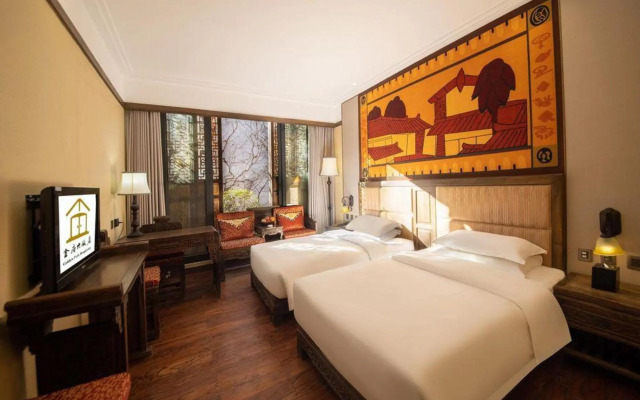 Lijiang Golden Path Hospitality