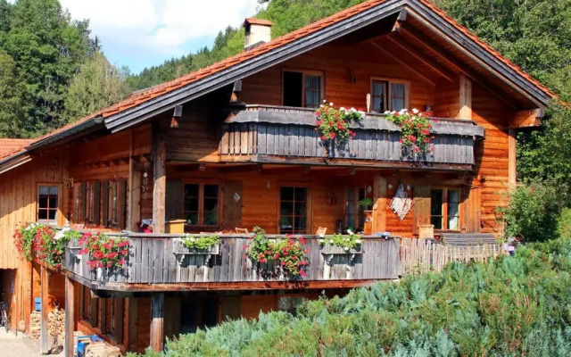 Ferienwohnungen Bernie Schmid