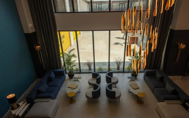 V Center Hotel