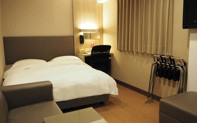 The Riverside Hotel International