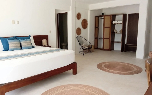 Noah Beach Hotel & Suites