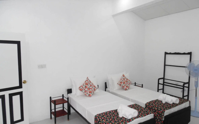 Thotupola Residence