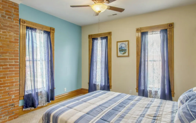 < 1 Mi to Downtown: Historic Dubuque Gem!