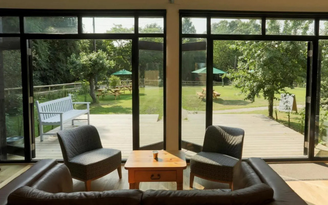 Creeksea Place Barns