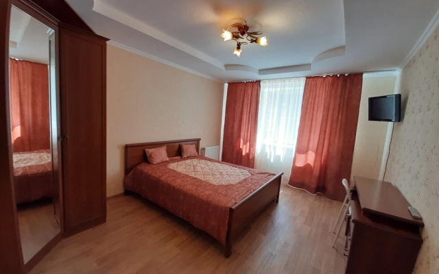 Apartment on Vokzalnaya 77-31