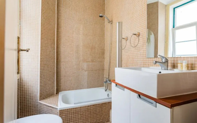 1BR Apartment - Downtown Lisbon - Chiado