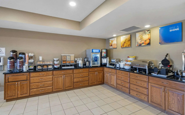 Comfort Suites Normal University area