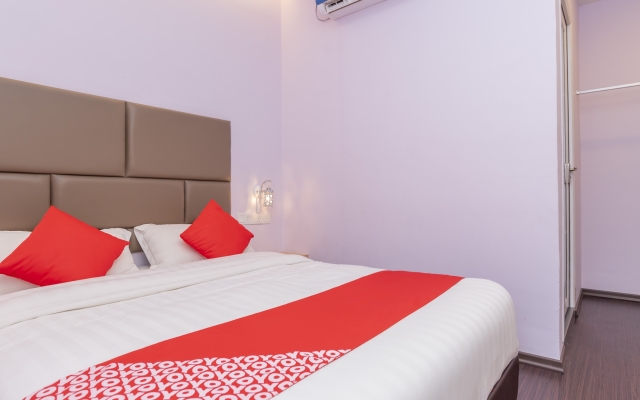 OYO 89423 Zenz Hotel