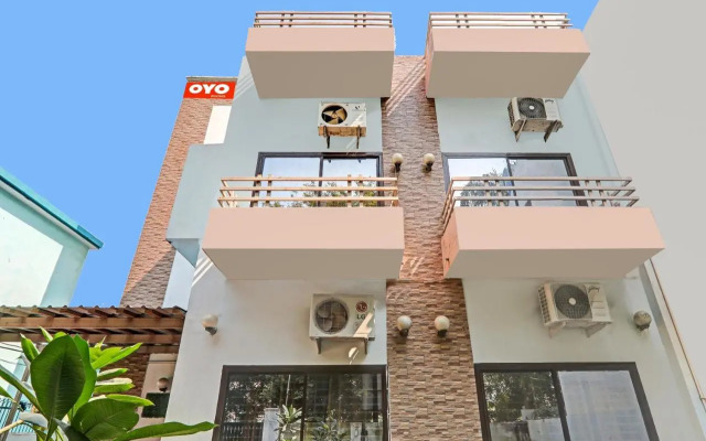 OYO Flagship 70198 The Cz Inn