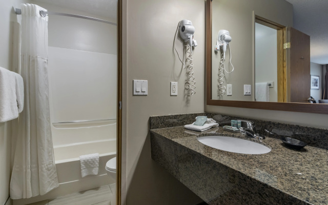 SureStay Plus Hotel By Best Western Salmon Arm