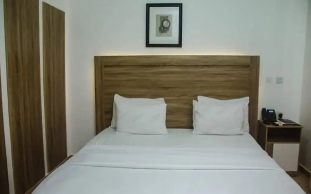 Hevee Hotels and Suites