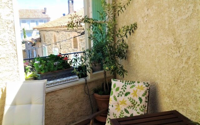House With 2 Bedrooms in Pouzols-minervois, With Furnished Terrace and