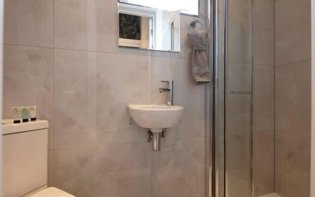 Cosy 1 Bed Duplex - Close to Metro - NW2
