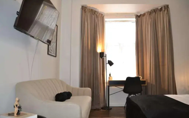 Sleek Apartment in Cosy Coventry