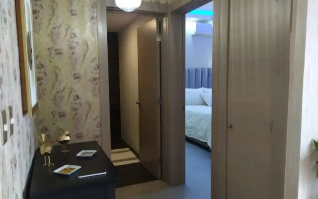 Luxury Condo 1 Br Pool Excellent Location