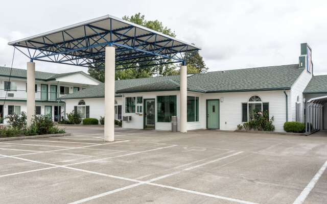Motel 6 Albany, OR