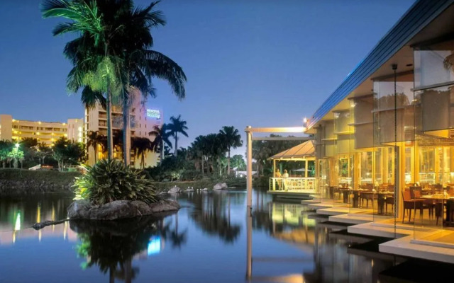 Pacific Bay Resort