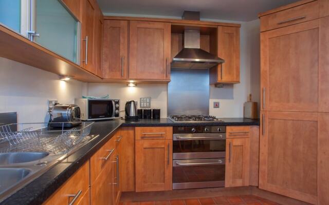 Gorgeous 2 Bed Flat in Historical Edinburgh