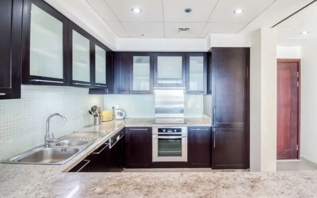 Relaxing, Chic Apartment in The Views