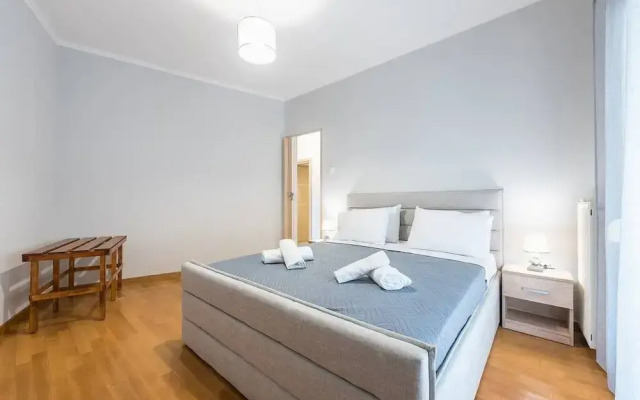 Central Flat with Cosy Sunny Terrace