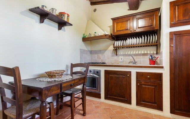 Secluded Holiday Home in Bibbiano With Courtyard