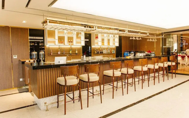 Ramada Hotel & Suites By Wyndham Halong Bay View