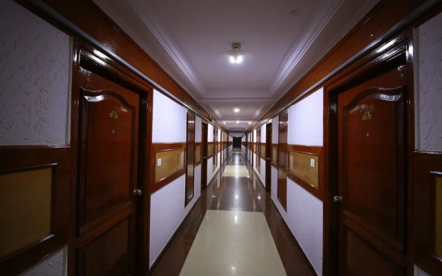 Hotel Chetan International by OYO Rooms