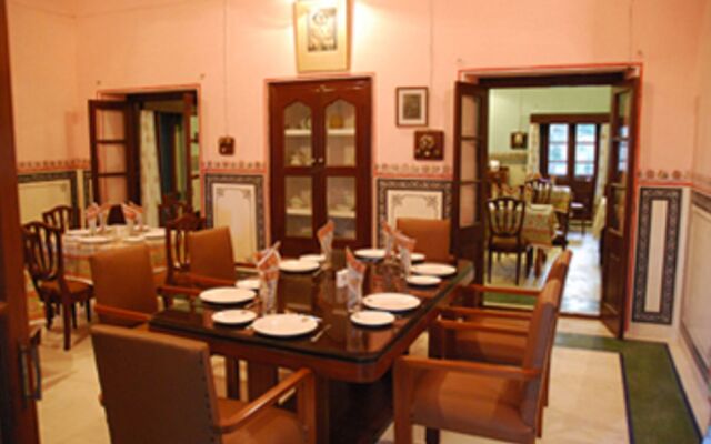 Bijay Niwas Palace 14 Kms from Rampura Agucha