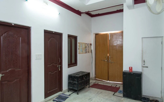 The Girdhar Niwas By OYO Rooms