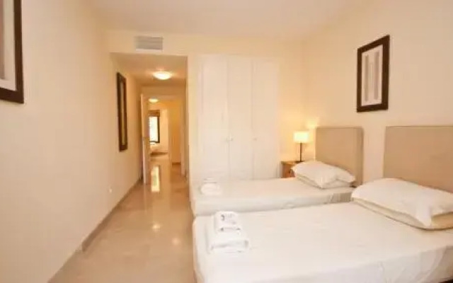 Duquesa Village 12.48.02