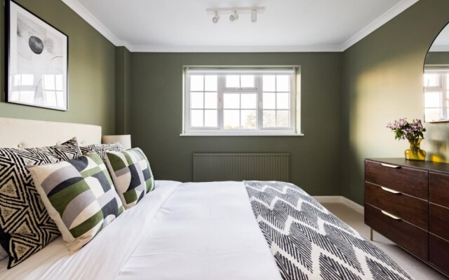 The Wycombe House - Inviting 5bdr House With Garden