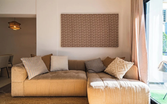 City Center Modern Boho Stay