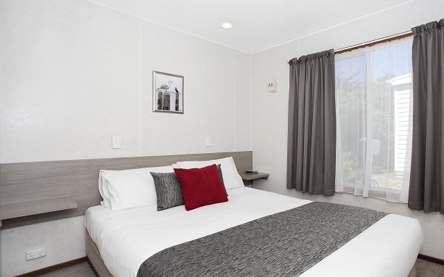 Great Ocean Road Tourist Park – Guest Rooms – Peterborough