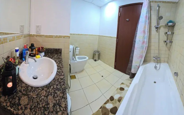 Urban Panda Hostel JBR Dubai