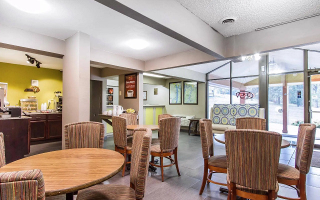 AmeriVu Inn & Suites - Gilbertsville