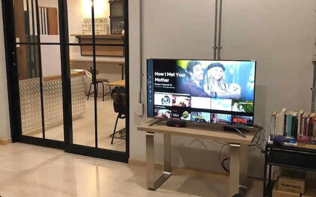 Post Factory Bed & Breakfast Sathorn Hostel - Adults Only