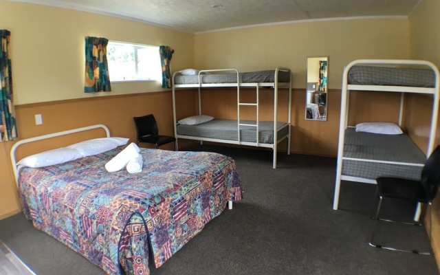 Omarama TOP10 Holiday Park – Guest Rooms – Omarama