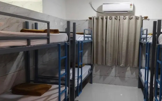 V R S Deluxe Dormitory