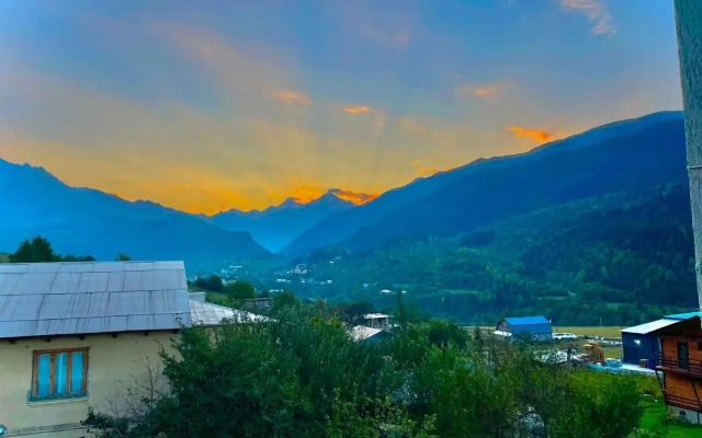 Niniko Shampriani Guest House