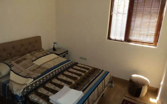Komitas Avenue Guest House
