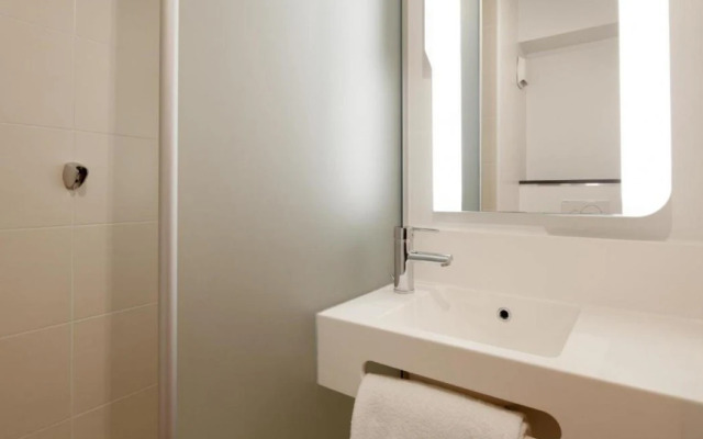 B&B HOTEL NANTERRE Rueil Malmaison