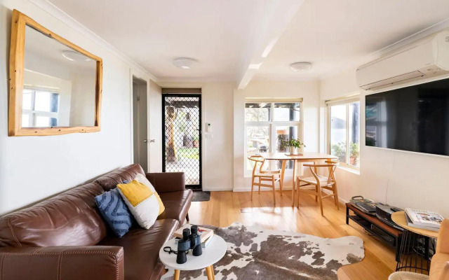 Y Vue - Beachside Apartment with Ocean Views