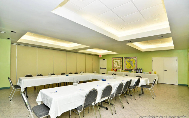 Beal House Fort Walton Beach, Tapestry Collection by Hilton