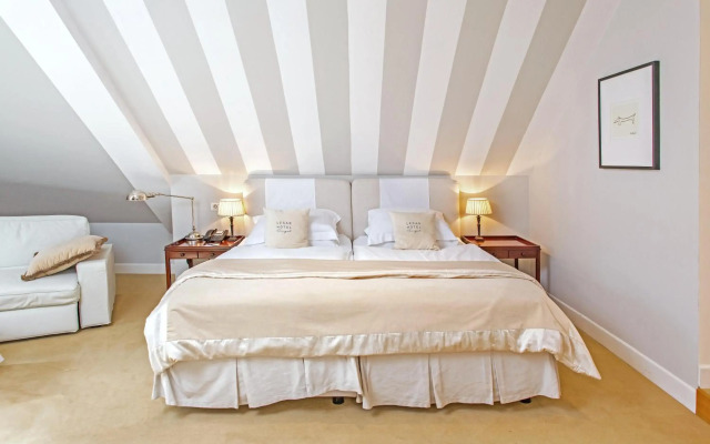 Lesar Hotel Angel