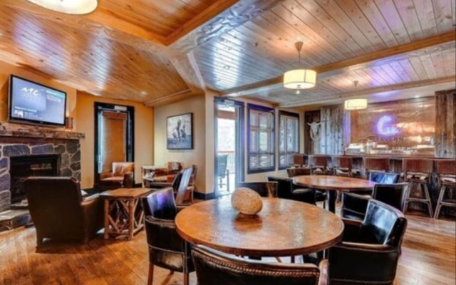 Luxury 2 Bedroom Ski in, Ski out Condo in Breckenridge with Shared Pool, Hot Tub, Arcade, and Bar