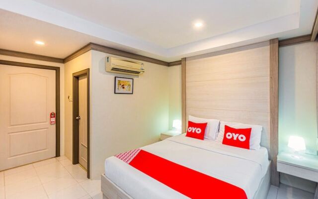 OYO 380 Jomthong Mansion