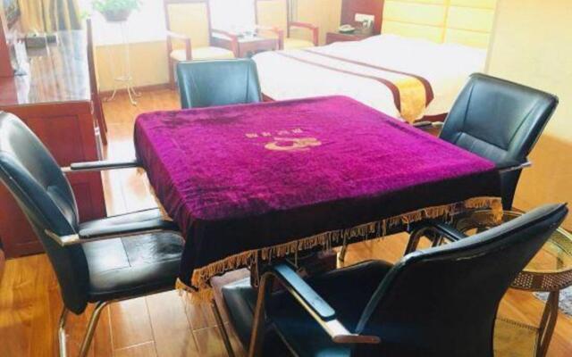 Hengyi Hotel (Railway Station Store of Dashu Camp, Renmin East Road, Kunming)