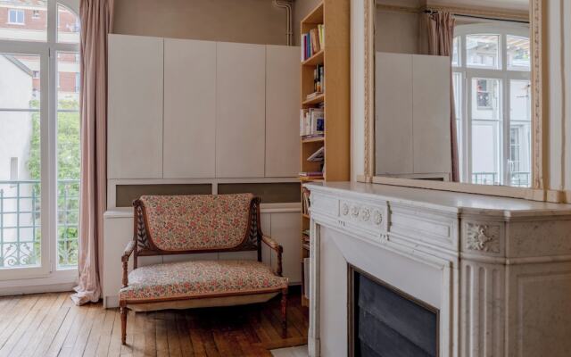 Paris Mozart Prestige Residence