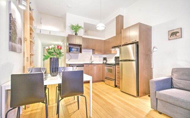 The Main 202 Central Modern Mezzanine Liv MTL