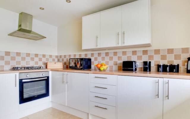 Serene Holiday Home in Hawkinge With Garden